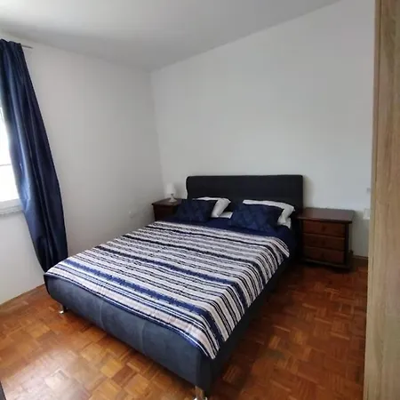 Zlata No.2 First Floor Apartament *
